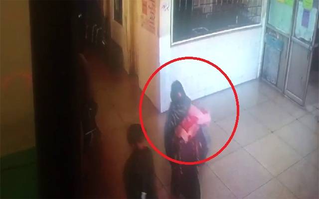 سروسز ہسپتال سے نومولود بچی اغوا، ماں غم سے نڈھال، سٹی42 کو فوٹیج موصول