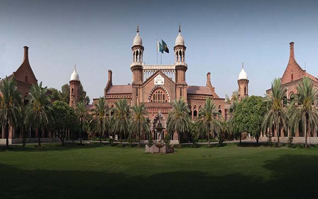 لاہور ہائیکورٹ کے 20 افسران بنکاک سے وطن واپس پہنچ گئے