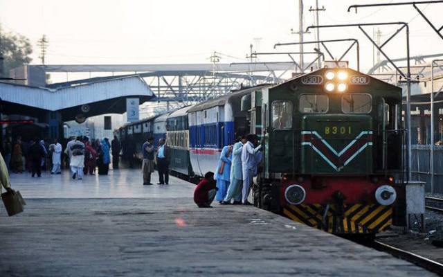 بزرگ شہریوں کیلئے خوشخبری، پاکستان ریلوے نے زبردست سہولت متعارف کرا دی 
