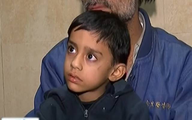 سٹی 42 نے بچھڑے بچے کو والدین سے ملوا دیا 