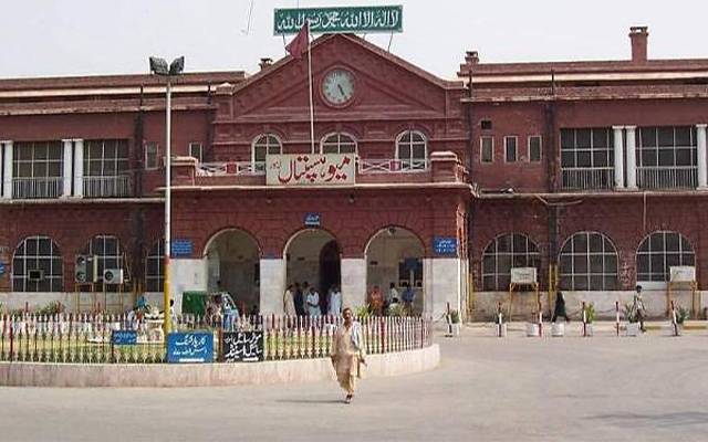 محکمہ صحت کی غفلت، سرکاری ہسپتالوں میں مریض مضرصحت پانی پینے پر مجبور