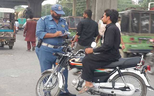 2017 کے دوران ٹریفک قانون کی خلاف ورزی پر17لاکھ شہریوں کے چالان
