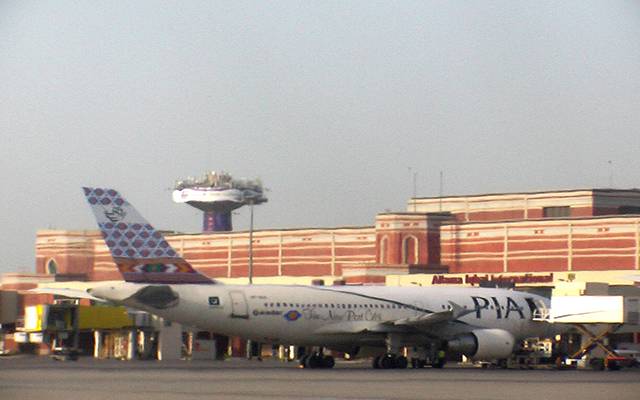 لاہورائیرپورٹ: طیاروں کی کمی اور فنی خرابیوں کے باعث35پروازیں متاثر، مسافرخوار
