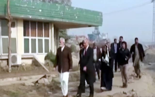خواجہ احمدحسان نے اورنج لائن ٹرین منصوبے پرتعمیراتی کاموں کا جائزہ لیا