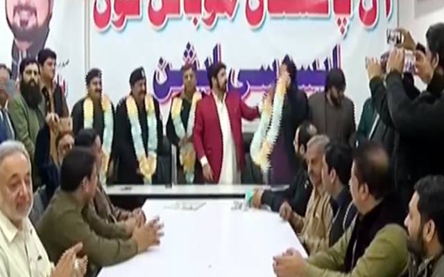صدر الخدمت گروپ ہال روڈ کی جانب سے صفدر رضا کاظمی کو ظہرانہ دیا گیا