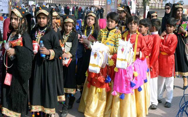 شاہی قلعہ: چلڈرن لٹریچر فیسٹیول کے دوسرے روز بچوں نے خصوصی شرکت کی