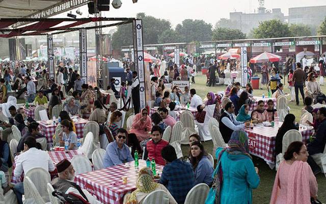 فوڈ فیسٹول کا دوسرا روز، لاہوریوں کی بڑی تعداد امڈ آئی 