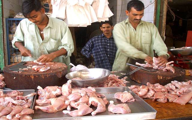 مہنگائی کا جن قابو سے باہر، چکن کی قمتیں مزید بڑھ گئی 