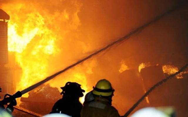 ساندہ : پلاسٹک فیکٹری میں آتشزدگی، ریسکیو ٹیموں نے آگ پر قابو پالیا