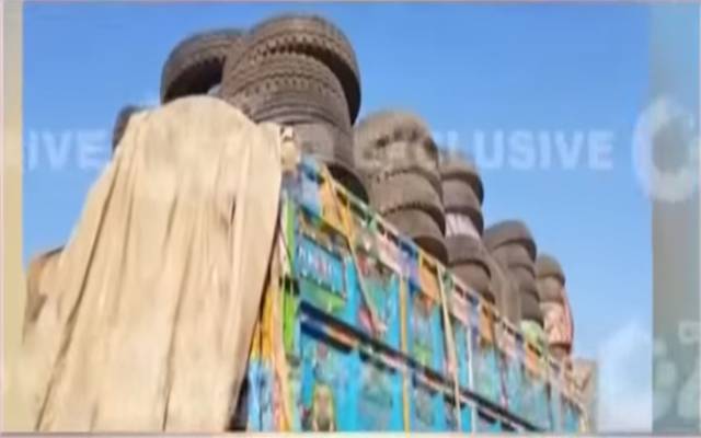 کسٹمز اینٹی سمگلنگ کی ٹھوکر نیاز بیگ کے قریب ملتان روڈ پر بڑی کارروائی
