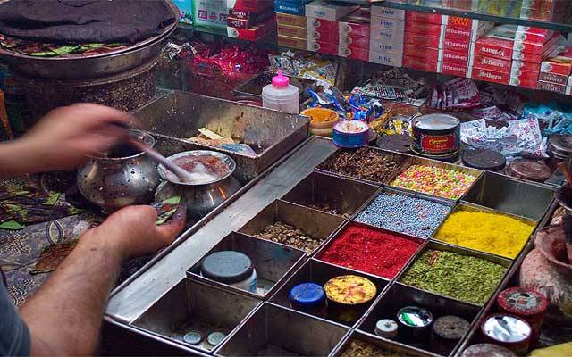 چھالیہ پرپابندی نامنظورنامنظور، پان کھانے والے افراد میدان میں آگئے