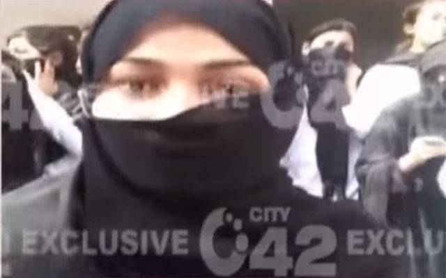 گورنمنٹ گلبرگ کالج خواتین کی طالبات کالج انتظامیہ کیخلاف سراپا احتجاج