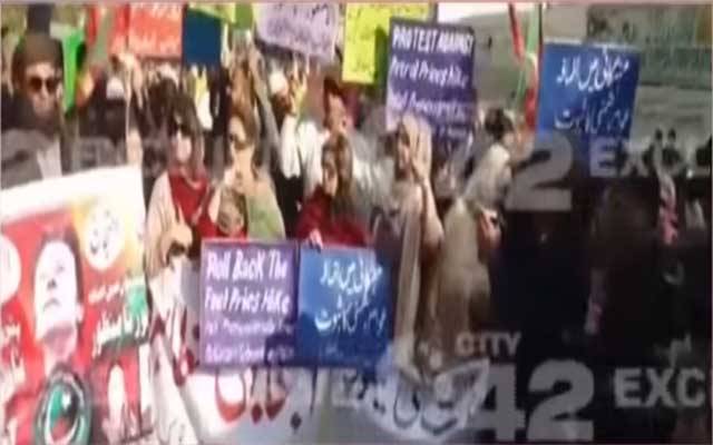 پٹرولیم مصنوعات کی قیمتوں میں اضافہ کیخلاف پی ٹی آئی میدان میں آگئی