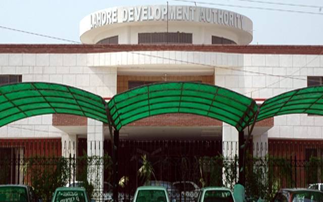 ایل ڈی اے، دوہری شہریت کے حامل افسران کے خلاف شکنجہ تیار