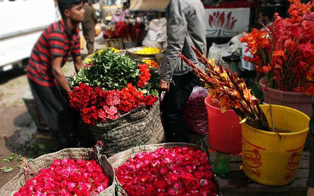 شہر میں پھولوں کی قیمت میں ہو شربا اضافہ ہو گیا