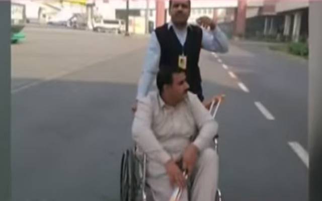  پی آئی اے کے عملے کی سنگین غفلت، سٹی42 نے فوٹیج حاصل کر لی