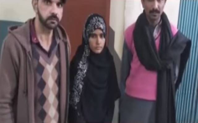 داتا دربارپولیس کارروائی،گھر سے بھاگنے والی لڑکی کو بھائیوں کے حوالے کر دیا
