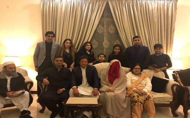 عمران خان کی تیسری شادی، لاہوریوں کا ملا جلا رد عمل