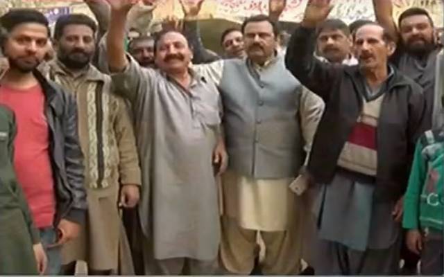  یوسی 188 گلستان کالونی دھرمپورہ کےعلاقہ مکین مرمتی کام رکنے پر سراپا احتجاج