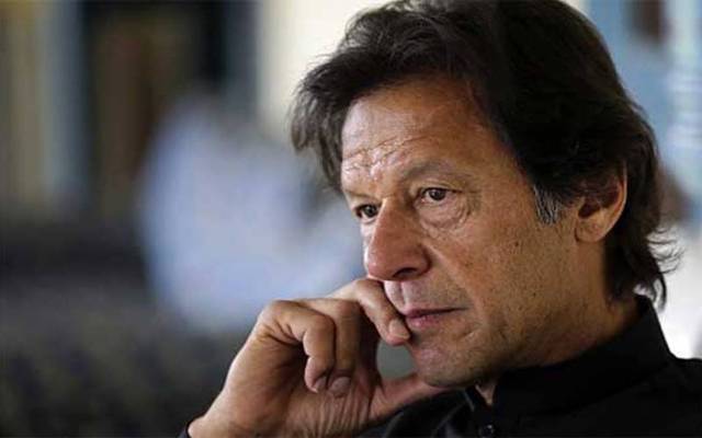 عمران خان کا تحریک انصاف کی کارکن صادقہ آپا کے شوہر کے انتقال پر تعزیت