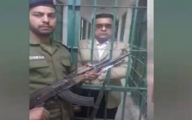سابق ڈی جی ایل ڈی اے کی گرفتاری، بیوروکریٹس کا ایک گروہ بچانے کیلئے سرگرم