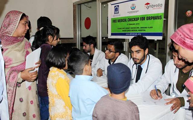 شیخ زید ہسپتال اورالخدمت فاونڈیشن کا یتیم بچوں کیلئے فری میڈیکل کیمپ کا اہتمام