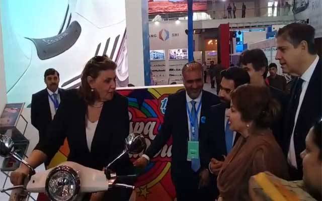 ایم این اے شائستہ پرویز ملک کا ایکسپو سنٹر میں شو کا افتتاح
