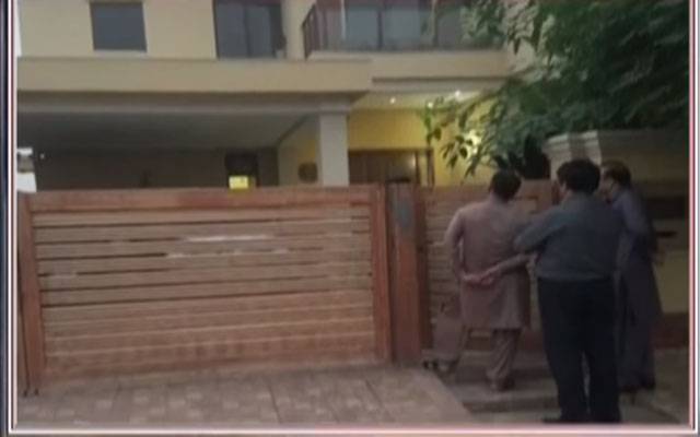 ایف آئی اے کا اشتہاری ملزم ایس ایس پی جنید ارشد کے گھر پر چھاپہ