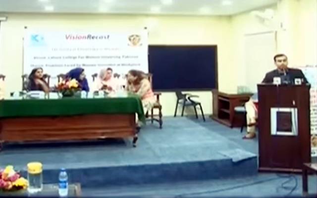 لاہور کالج فار ویمن یونیورسٹی: خواتین صحافیوں کے مسائل پر سیمینار کا انعقاد