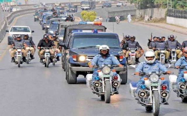 پی ایس ایل، سکیورٹی کا جائزہ لینے کیلئے پولیس کا فلیگ مارچ