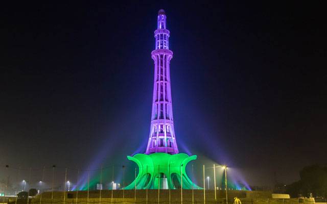 یوم پاکستان پر پوری قوم متحد، شہریوں کا جذبہ دیدنی