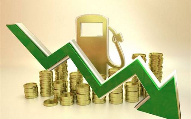 پٹرول سستا، مہنگائی میں جکڑے عوام کیلئے خوشی کا جھونکا