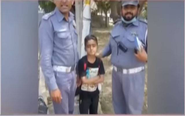 فرض شناس ٹریفک وارڈن نے بچے کے اغواء کی کوشش ناکام بنا دی