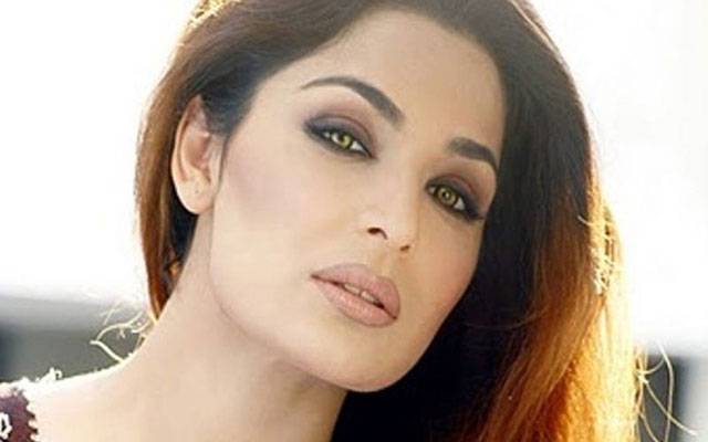 عتیق الرحمان کمرہ عدالت میں فلمسٹار میرا کی راہ تکتا رہا