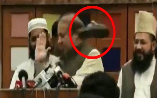 نواز شریف کو جوتا مارنا بھی دہشت گردی؟ نوٹس جاری