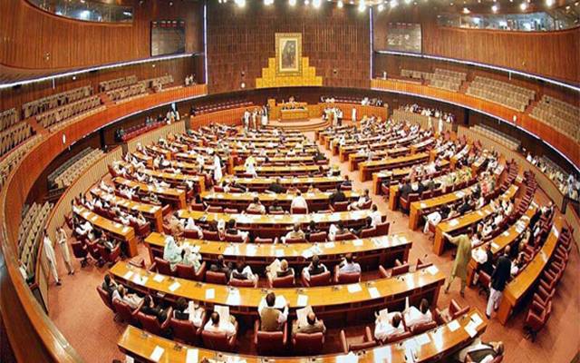 نوجوان اور متوسط طبقے کا اسمبلیوں میں پہنچنے کا خواب چکنا چور ہوگیا