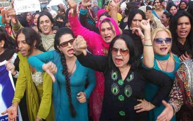 سالگرہ کی تقریب کی اجازت نہ ملنے پر خواجہ سرا ناراض
