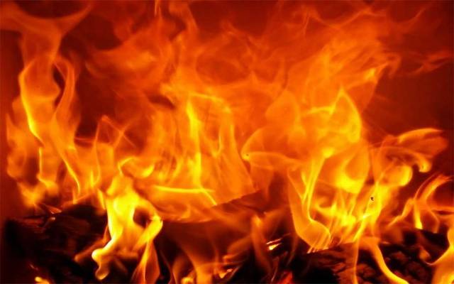 لاہور میں آتشزدگی نے ایک اور ہنستا بستا گھر اُجاڑ دیا