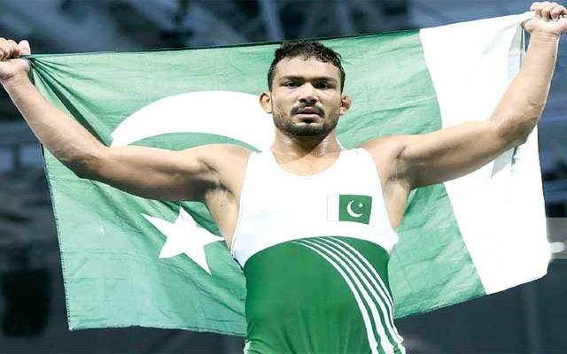 دنیا بھر میں پاکستان کا نام روشن کرنیوالے پہلوان انعام بٹ کا وطن واپسی پر شاندار استقبال