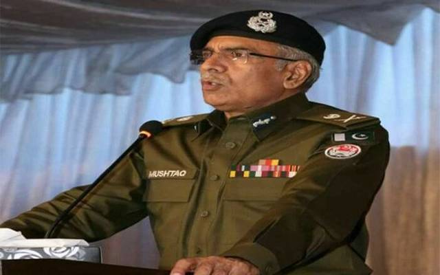 سابق آئی جی مشتاق سکھیرا کا چیف جسٹس پاکستان کے احکامات ماننے سے انکار 