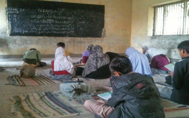 مستقبل خطرے میں ،سرکاری سکولوں میں ’’بڑی‘‘ قلت پیدا ہوگئی