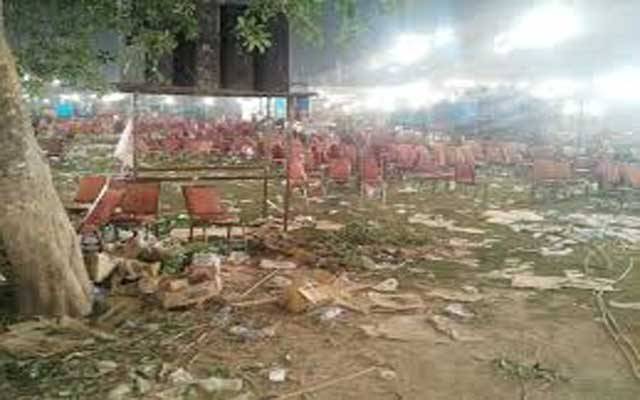 کپتان کے کھلاڑیوں نے گریٹرپارک کو کوڑے کا ڈھیر بنا دیا