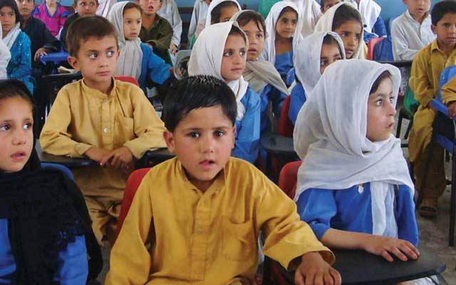پنجاب حکومت کی نااہلی، لاکھوں بچوں کا تعلیمی مستقبل داؤ پر لگ گیا