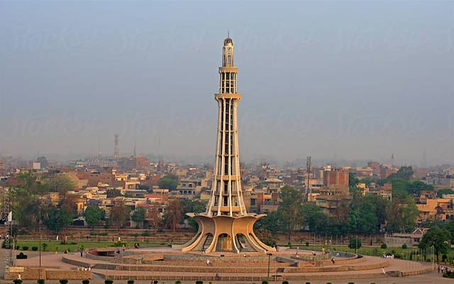 لاہوریوں کے سر سے بڑی بلا ٹل گئی 