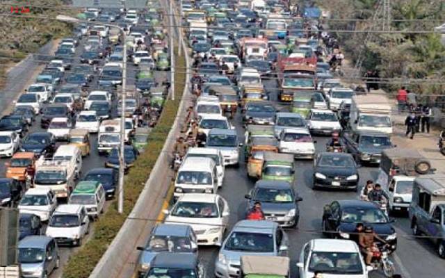 لاہور کی اہم سڑک پربدترین ٹریفک جام، وجہ بھی سامنے آگئی