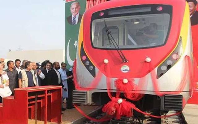 وزیراعلیٰ پنجاب نےاورنج ٹرین کی آزمائشی روانگی کا افتتاح کر دیا