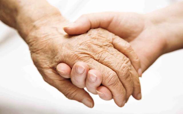 ماں کی تلاش ،داد رسی کیلئے شہری سٹی42 آفس پہنچ گیا