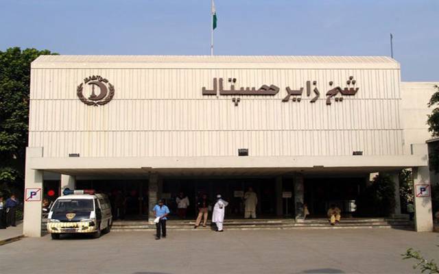 شیخ زید ہسپتال کے ڈاکٹرز غنڈے بن گئے، غریب ملازم کا سر پھاڑ دیا