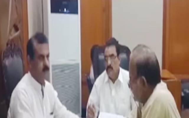 ٹاؤن ہال: بس سٹینڈز کے 12 ٹھیکہ جات کی نیلامی کا عمل پورا ہو گیا