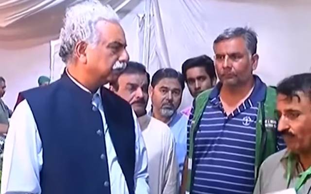 میئر لاہور ناقص پھلوں کی فروخت پر رمضان بازار انتظامیہ پر برہم ہو گئے
